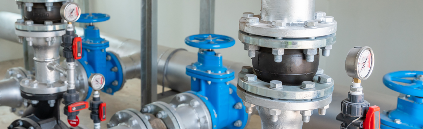 Surface temperature measurement headache with fast response thermocouple design